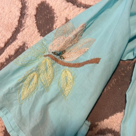 Jh collectibles women’s button front top. Excellent condition. Size 1 - Picture 2 of 5